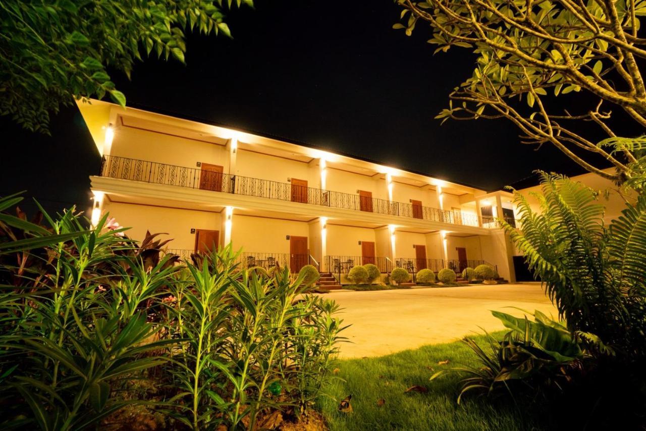 Baan Anong Hotel Араниапратет Екстериор снимка
